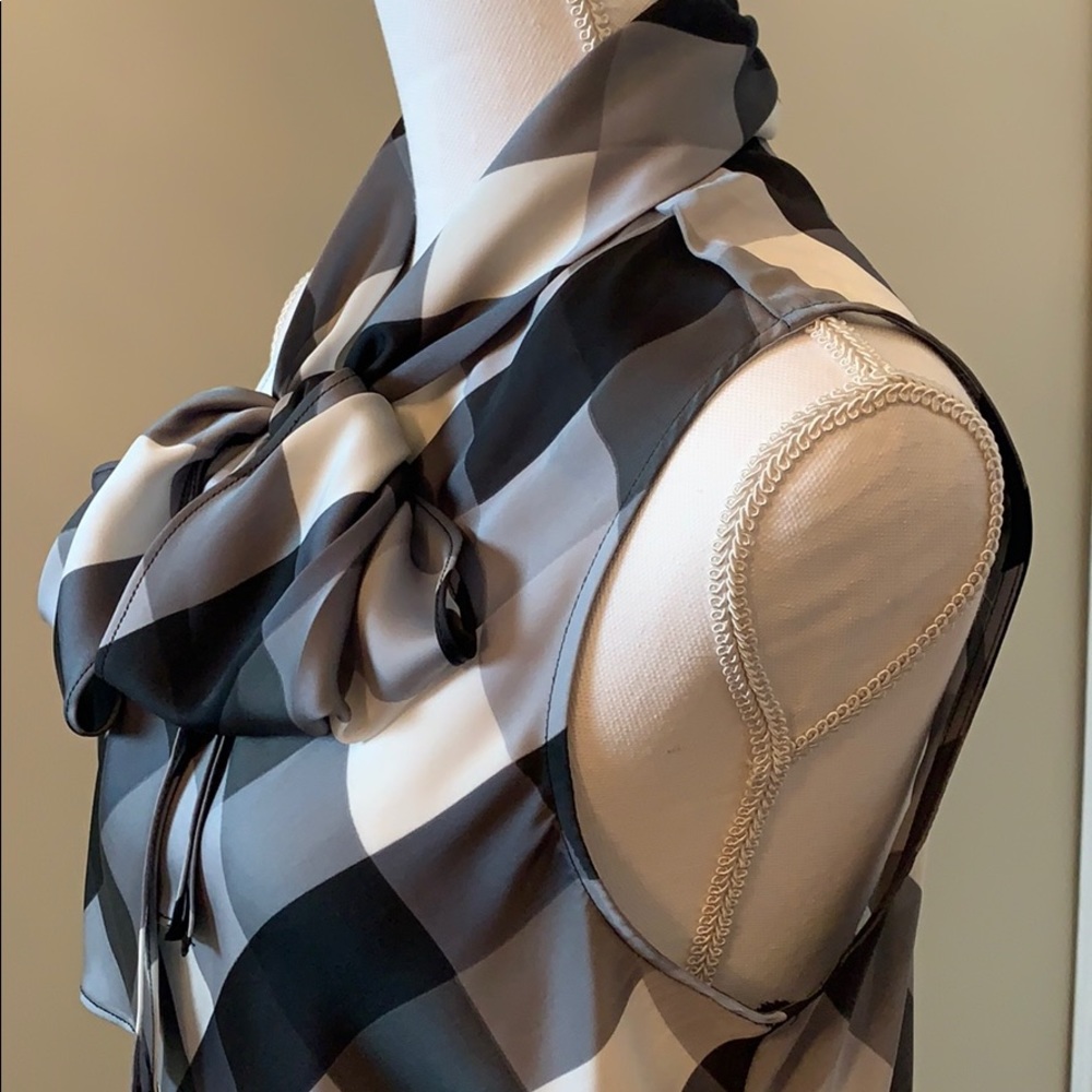 Sleeveless NineWest Blouse. 🤩